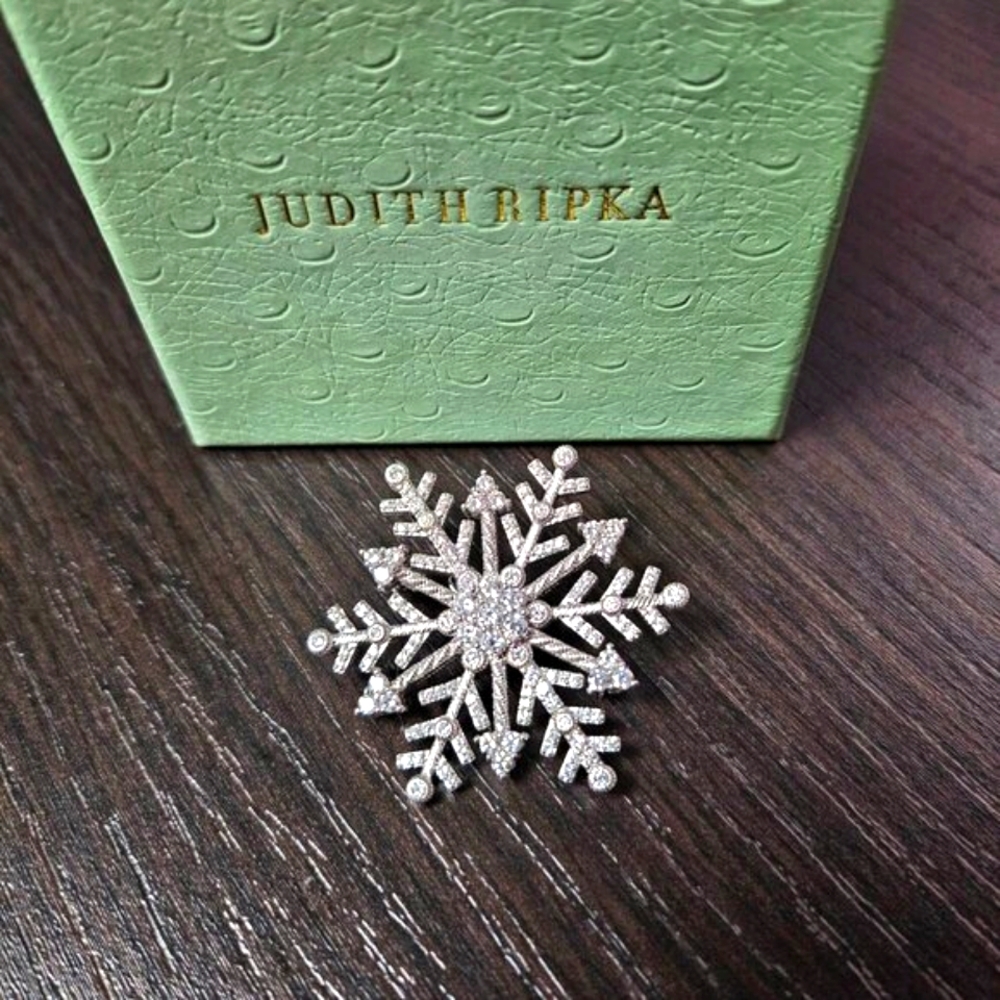 Judith Ripka Snowflake Pendant Brooch - Picture 2 of 4